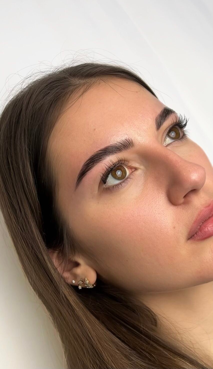 Épilation + Browlift + Coloration